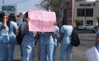 Estudiantes exigen reinstalación de docente en Universidad de Xalapa, Veracruz