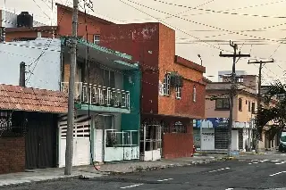 Imagen Truenan cables y se quedan sin luz en la colonia Zaragoza, en Veracruz