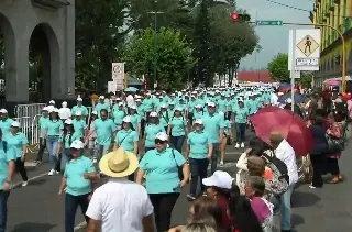 Imagen Realizan desfile por el Día del Trabajo en Xalapa 