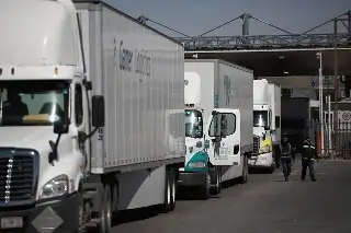 Imagen Reporta Canacar 2 mil camiones varados en frontera por revisiones de Texas