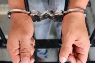 Imagen Lo detienen con presunta marihuana en Xalapa, Veracruz; está acusado de varios delitos