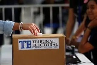 Imagen Inician votaciones en Panamá en una de las elecciones más complicadas de su historia