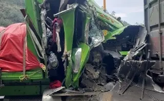 Imagen Se registra fuerte accidente entre tráileres en autopista de Veracruz 