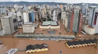 Imagen Trasladan a más de mil presos por inundación en una cárcel por lluvias en Brasil 