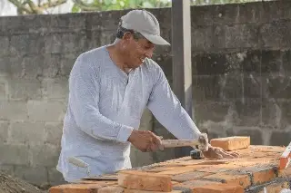 Imagen Construyen horno para alfareras de San Miguel Aguasuelos; en esta fecha se inaugurará