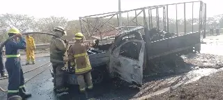 Imagen Sin lesionados, incendio vehicular en autopista Xalapa-Veracruz: PC