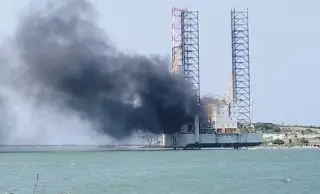 Imagen Reportan incendio de plataforma marítima en Alvarado, Veracruz 