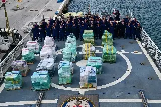 Imagen Guardia Costera de EU desembarca casi 8 toneladas de narcóticos en Florida