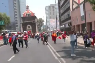 Imagen CNTE colapsa vialidades en CDMX; golpean a motociclista y reportero