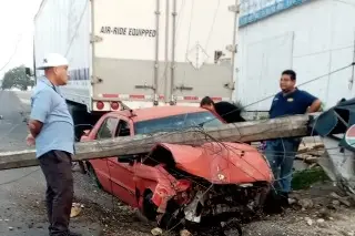 Imagen Aparatoso accidente en la Veracruz - Xalapa; hay afectación víal (+Fotos)
