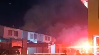 Imagen Se incendia casa en Geo Villas Los Pinos, Veracruz