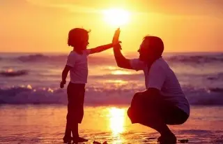 El amor de un padre es el ancla que sostiene durantes las tormentas de la vida: ¡Feliz Día del Padre!