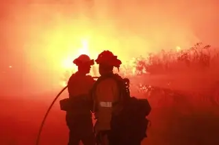 Incendio en Los Ángeles provoca la evacuación de 1.200 personas (+Video)