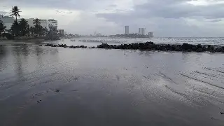 Se registra marea alta en playas de Boca del Río