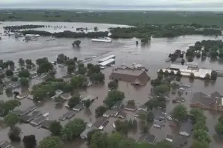Imagen Inundaciones los obligan a dejar sus casas en Iowa; ola de calor sigue en EU