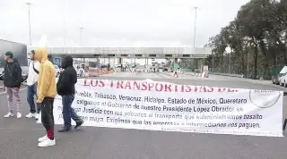 Imagen Cierran transportistas ambos sentidos de la Autopista Puebla-Veracruz