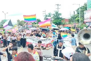 Imagen Activistas y migrantes marchan por el Orgullo LGBTI en Chiapas