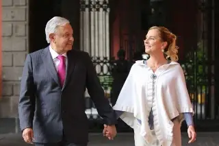 Imagen AMLO desmiente divorcio con Beatriz Gutiérrez Müller