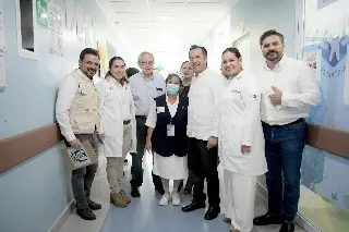 Imagen Secretario de Salud y titular del IMSS supervisan hospital de Tarimoya, en Veracruz 