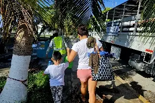 Imagen Evacúan a familias y turistas en Quintana Roo previo a impacto de Beryl