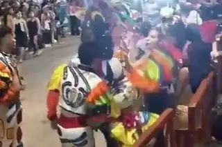 Imagen Captan agresión de integrante de comparsa a mujer en Carnaval de Veracruz (+Video)