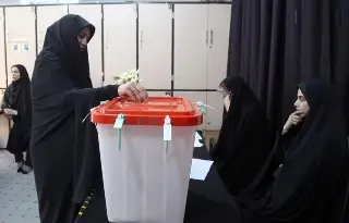Imagen Irán extiende hasta la medianoche votación en la segunda vuelta de presidenciales