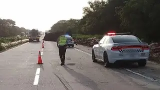 Imagen No hay paso en esta autopista de Veracruz. Tome precaución