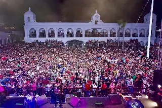 Imagen Reportan más de 10 mil asistentes a concierto de Luis Ángel 'El Flaco', en Boca del Río