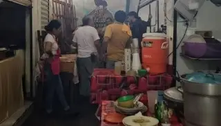 Imagen Fuga de gas obliga a cerrar locales en mercado al norte de Veracruz 
