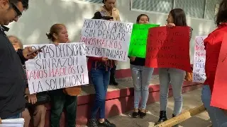 Imagen Madres protestan por cierre de estancia del ISSSTE en Xalapa, Veracruz 