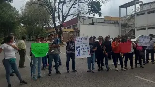 Imagen Toman por tercer día ISSSTE Xalapa para exigir reactivación de estancia infantil