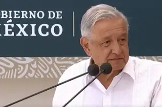 Imagen Aprobación de AMLO desciende 5 puntos; se ubica en 61%: encuesta 