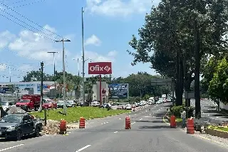 Imagen Cierran vialidad en la entrada y salida de Xalapa hacia Veracruz 