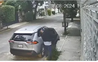 Imagen Le roban su camioneta afuera de su propia casa