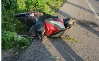 Imagen Muere motociclista tras chocar contra camioneta en carretera Paso del Toro-Santa Fe