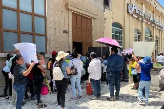 Imagen Protestan ante cambios de la diócesis; piden que se quede el padre Mario en esta parroquia