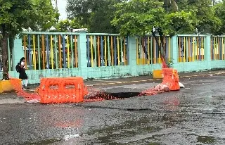 Imagen Socavón frente a Jardín de Niños en Veracruz; temen por los estudiantes