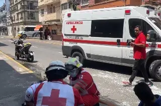 Imagen Cae pintor de poste en el centro de Veracruz 