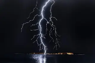 Imagen Tormentas y rayos: así puedes proteger tus aparatos eléctricos 