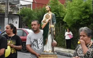 Imagen Cientos de católicos reciben la reliquia de San Judas Tadeo en Orizaba