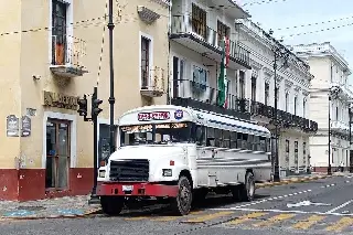 Imagen Camiones con ventanas y asientos rotos, se quejan usuarios del transporte público en Veracruz