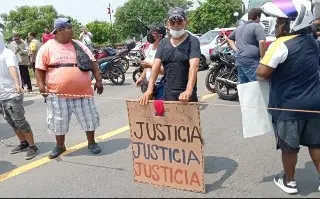 Imagen Se cumplen 48 horas de bloqueos al sur de Veracruz 