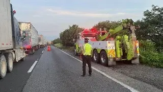 Imagen Cierre de circulación por accidente en esta autopista de Veracruz. Toma precauciones