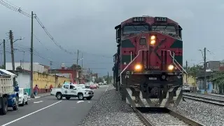 Imagen Menor se salva de morir aplastado por un tren carguero 