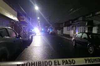 Imagen As3sin4n a mujer policía y su hijo en el interior de su propia casa