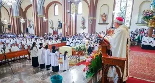 Imagen Dan último adiós al padre Luis Acosta Méndez en la Catedral de Xalapa