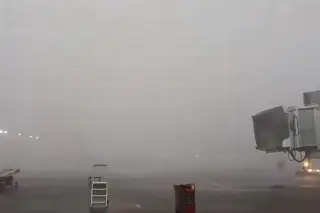 Imagen Algunas aerolíneas ajustan horarios de sus vuelos por fuertes lluvias en CDMX