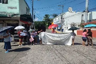 Imagen Vecinos acusan que llevan una semana sin luz en colonia de Boca del Río 