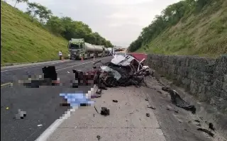 Imagen Deja 3 muertos trágico accidente en carretera de Veracruz