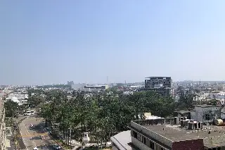 Imagen ¿Cómo te trata el calor?, reportan sensación térmica de casi 40°C en Puerto de Veracruz